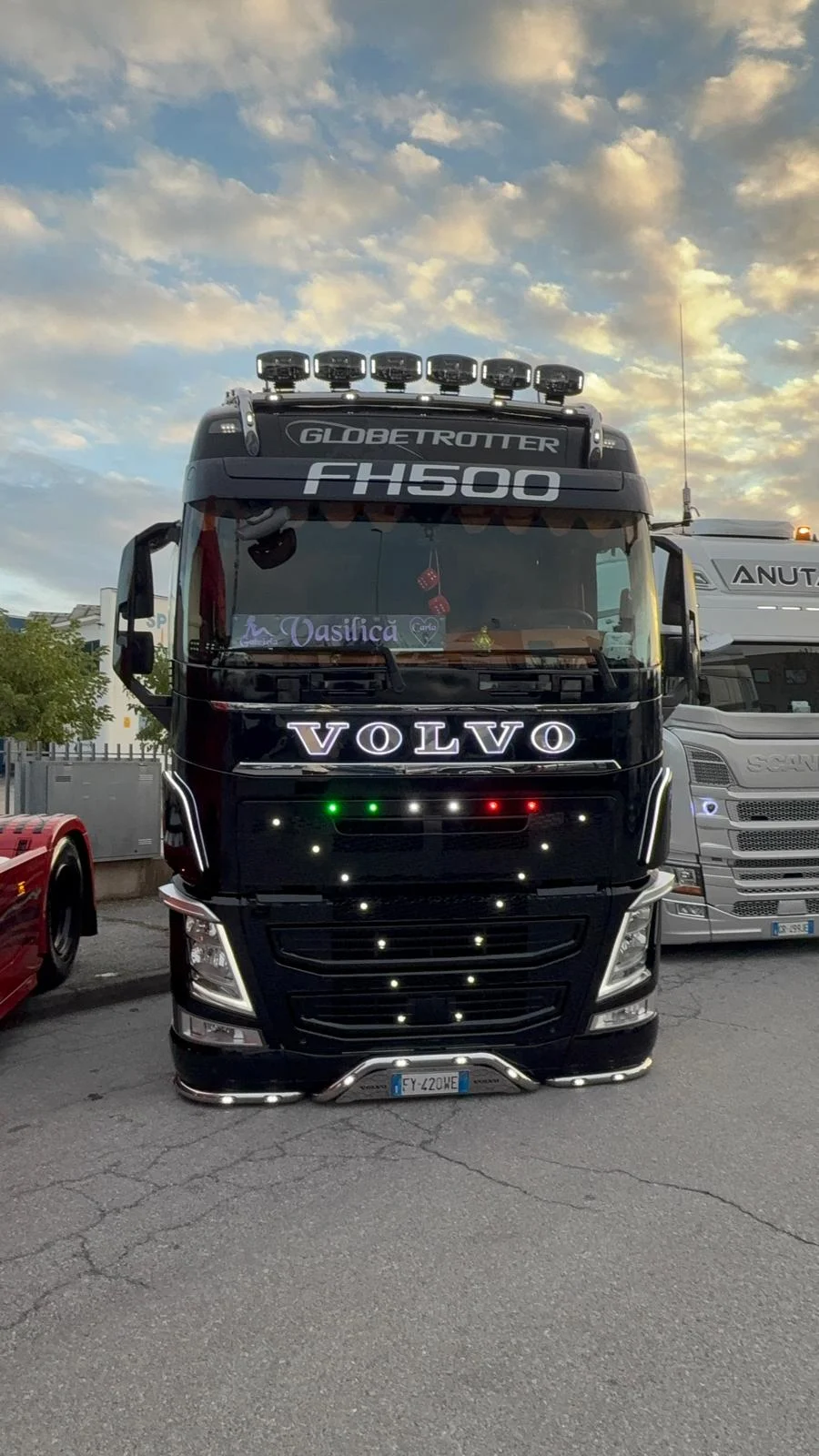 Volvo nero al raduno dei soci